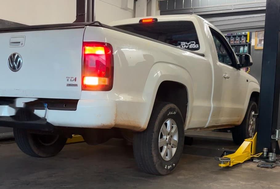 Volkswagen Amarok — Ronco esportivo e ponteiras