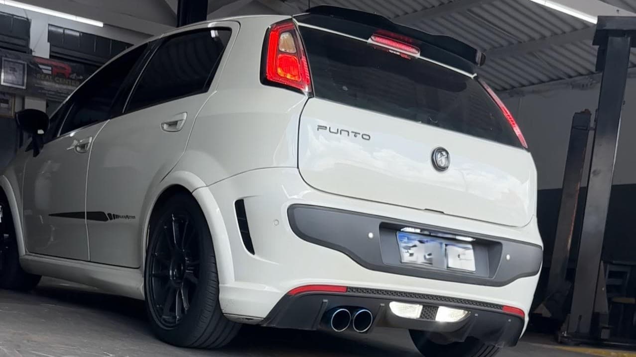 Fiat Punto — Escapamento esportivo e ponteiras duplas